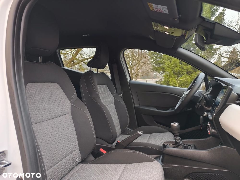 Renault Clio TCe 90 EVOLUTION - 24