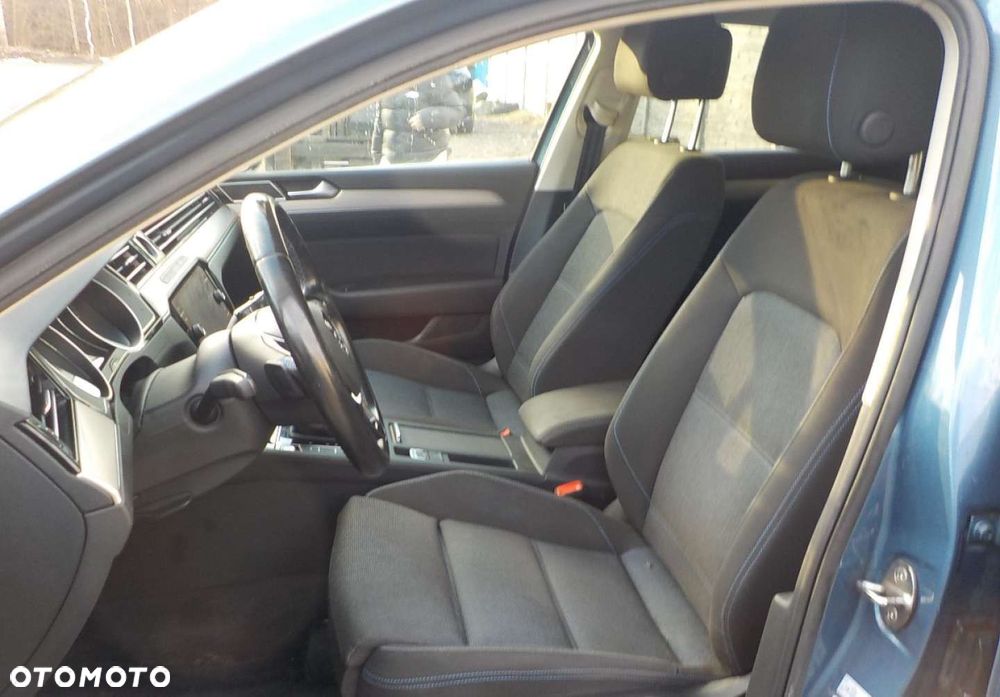 Volkswagen Passat - 23