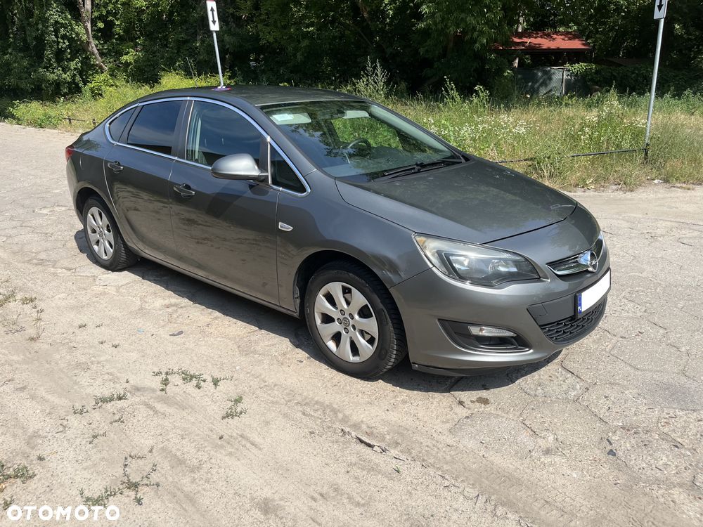 Opel Astra 1.4 T Business EU6 - 4