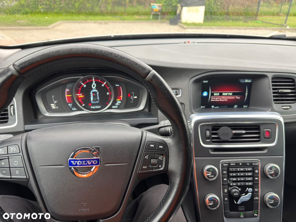 Volvo V60 D4 Kinetic - 16