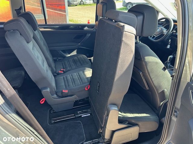 Volkswagen Touran 2.0 TDI SCR DSG IQ.DRIVE - 11