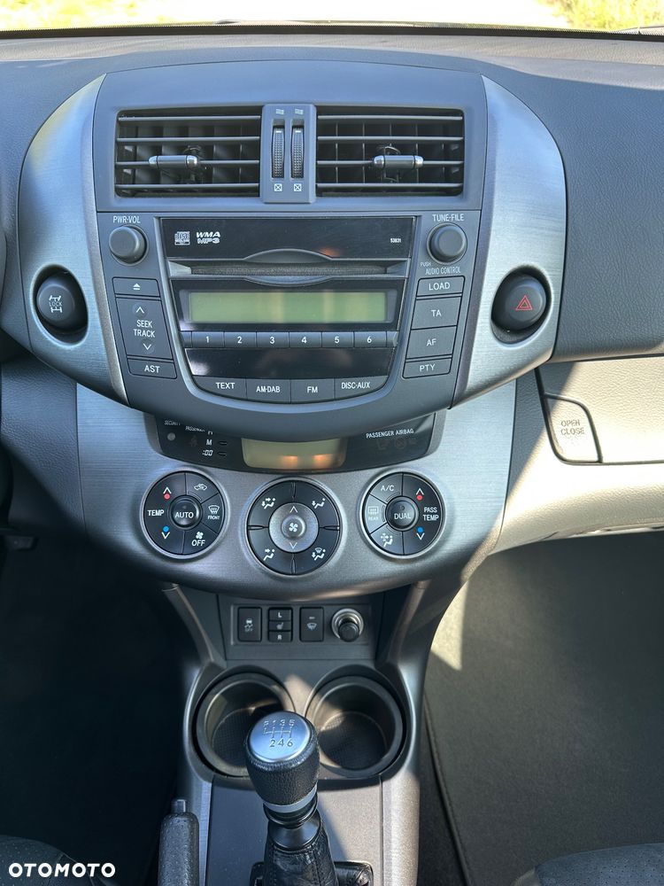 Toyota RAV4 - 25