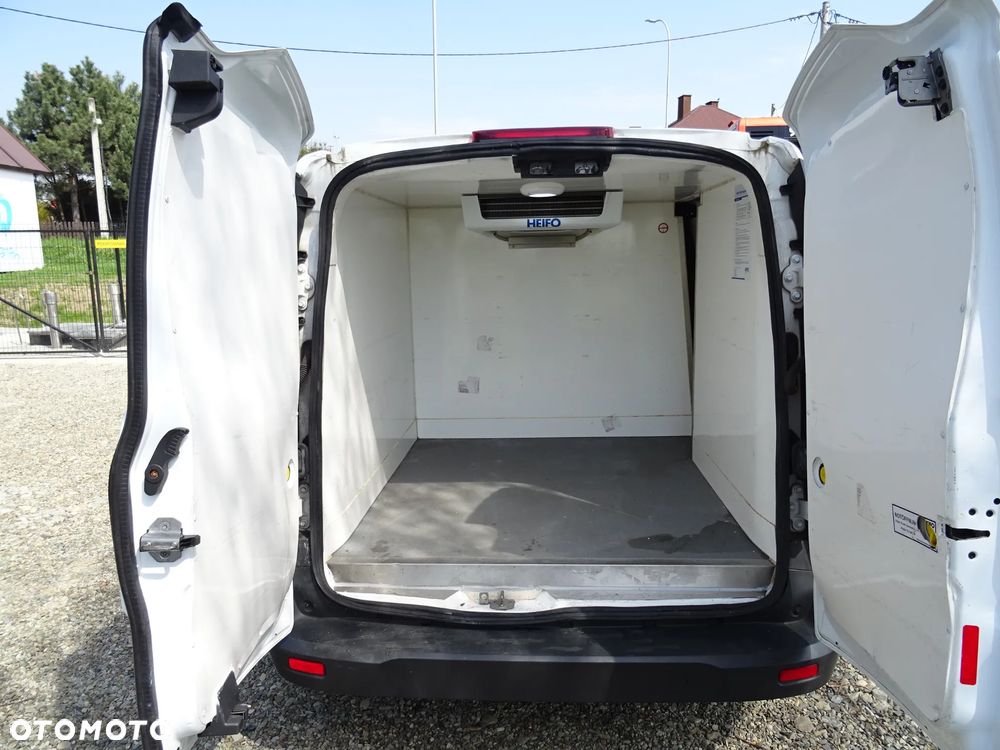 Ford TRANSIT CONNECT - 13