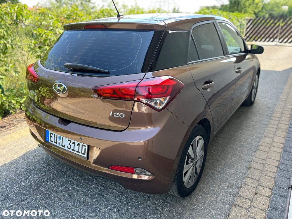 Hyundai i20 blue 1.2 YES Gold - 12
