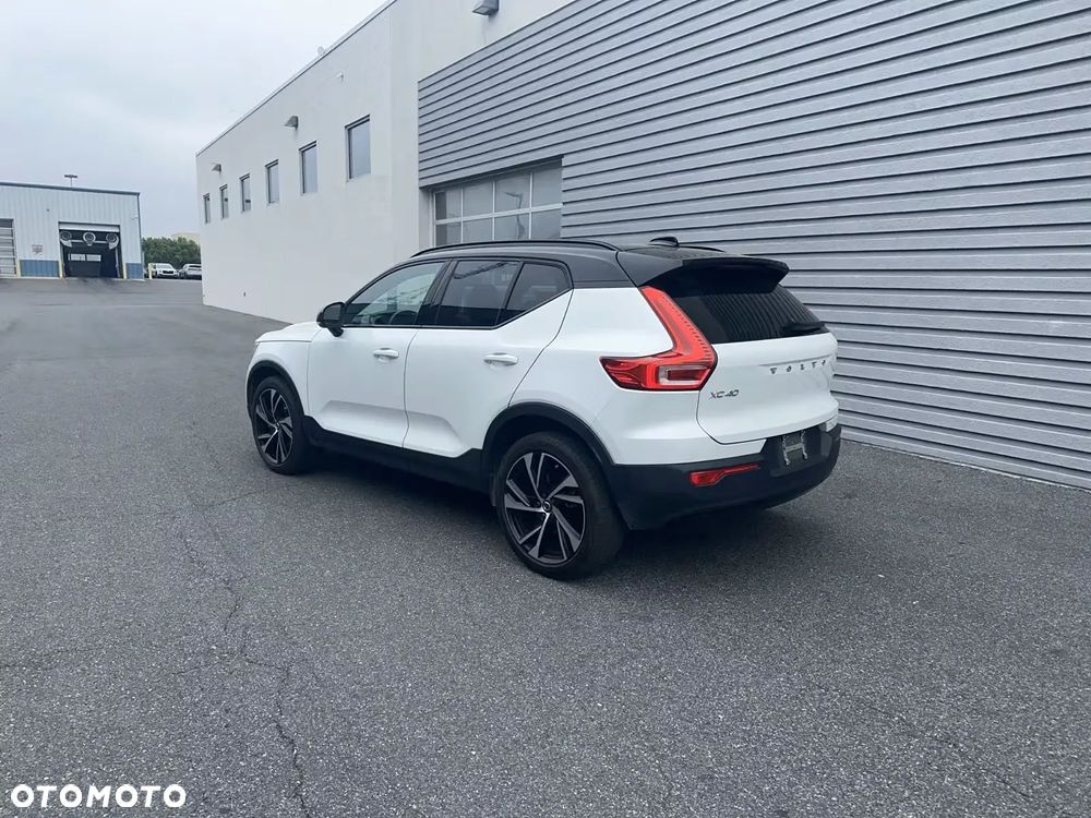 Volvo XC 40 T5 AWD Geartronic R-Design - 4