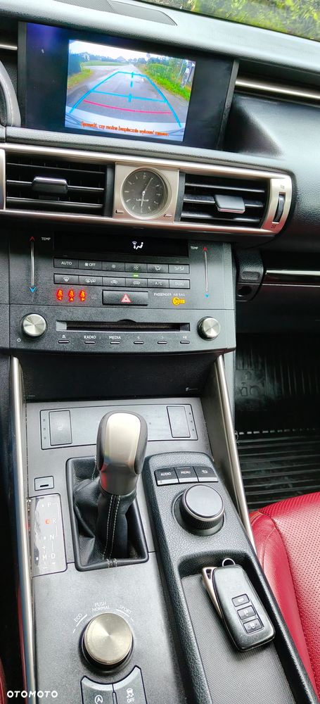 Lexus IS 200t F Impression - 10
