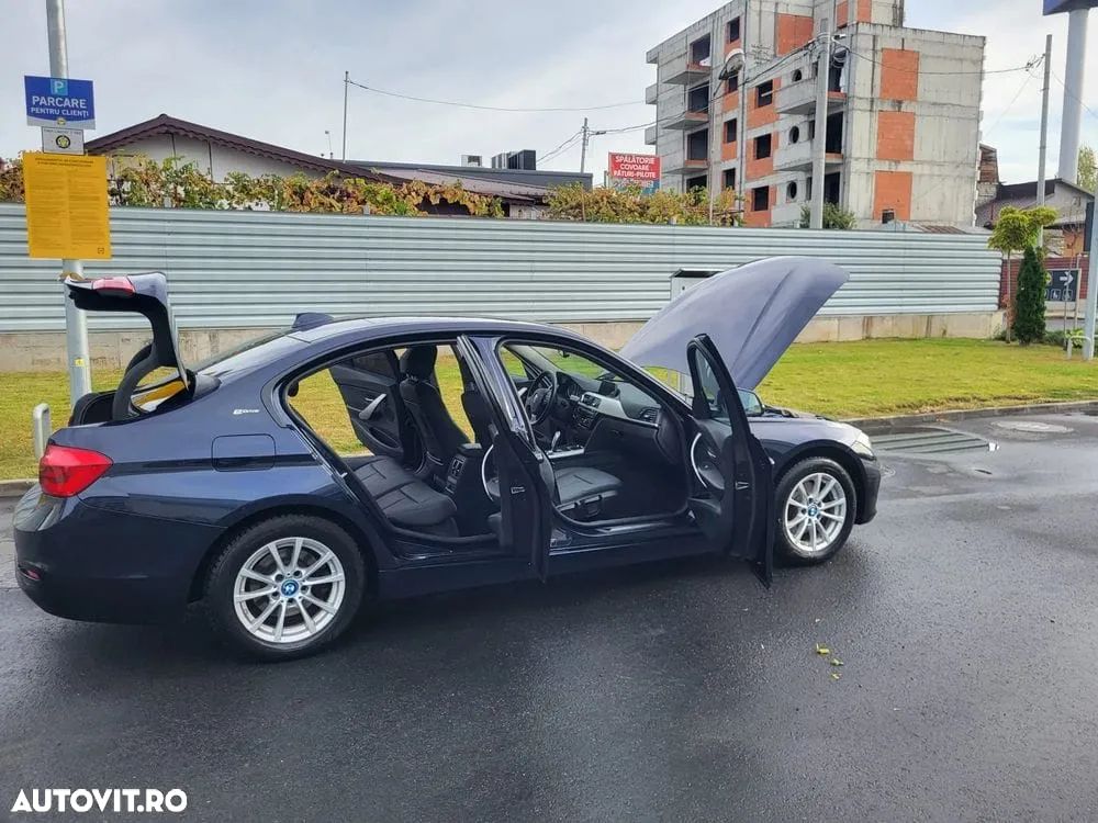BMW Seria 3 330e iPerformance Advantage - 9