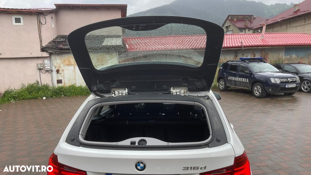 BMW Seria 3 316d - 10