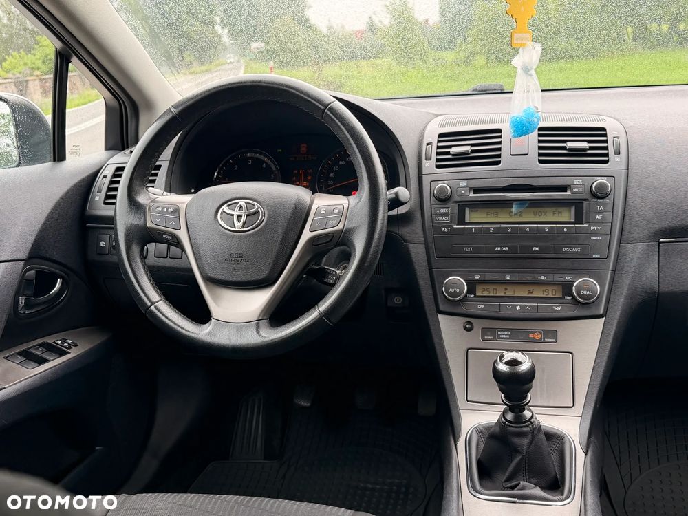 Toyota Avensis 2.0 D-4D Luna - 12