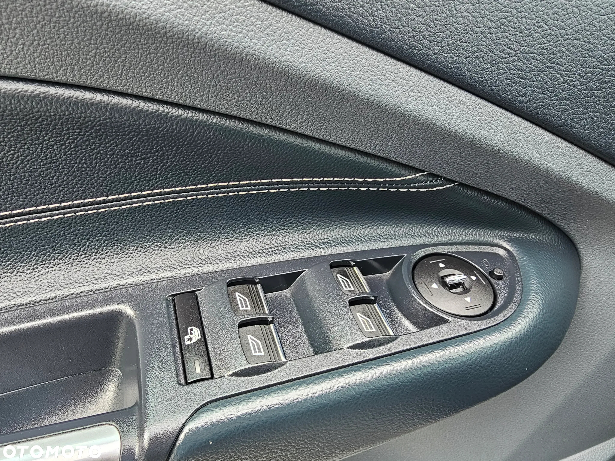 Ford C-MAX 1.6 TDCi Start-Stop-System Titanium - 16