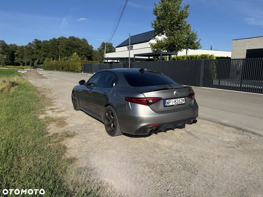 Alfa Romeo Giulia - 5