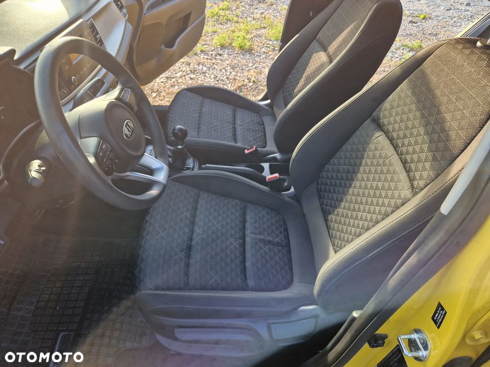 Kia Rio 1.2 L - 22