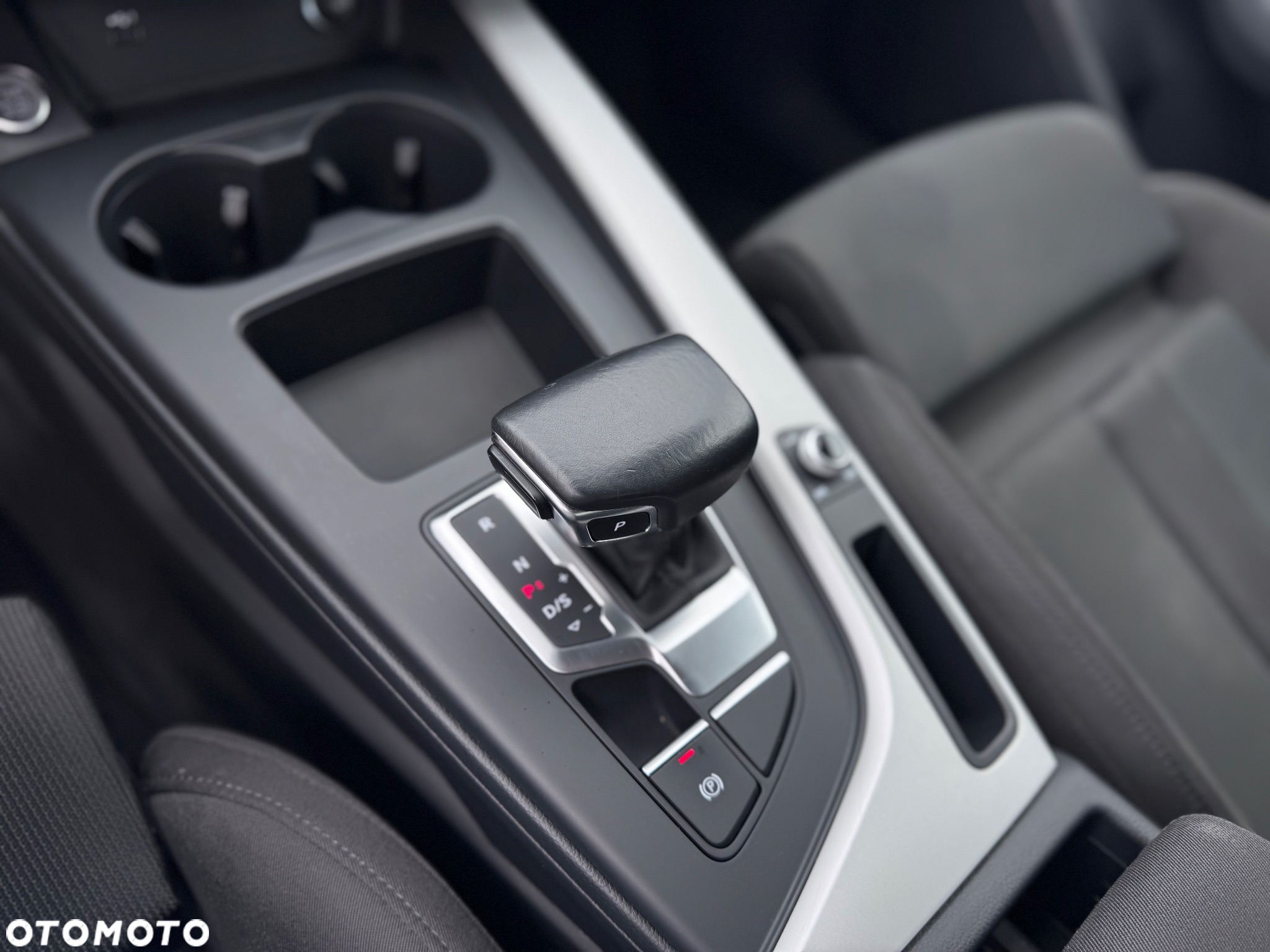 Audi A4 Avant 40 TFSI S tronic S line - 24