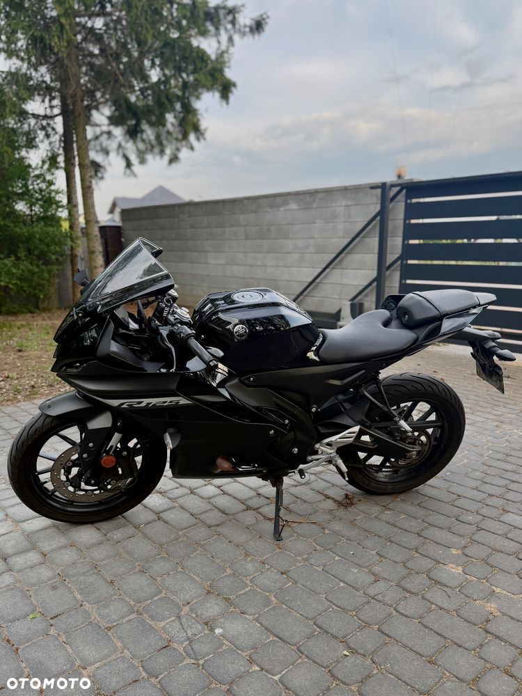 Yamaha YZF - 3
