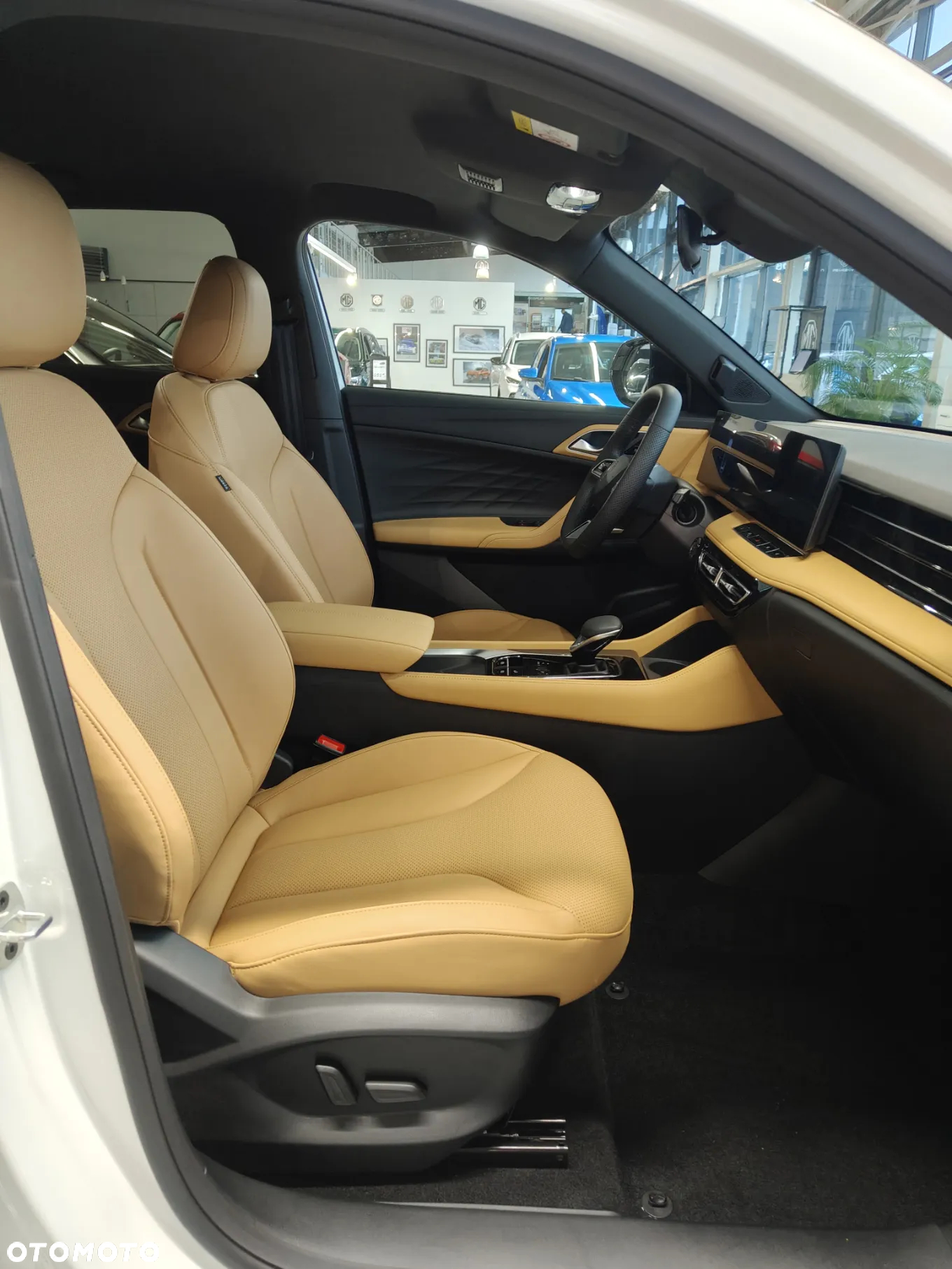 MG HS 1.5 T-GDI Exclusive DCT - 11