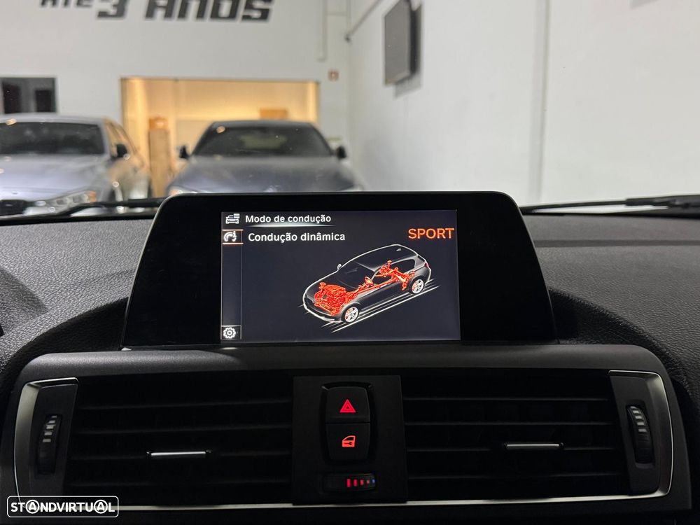 BMW 118 d Pack M - 32