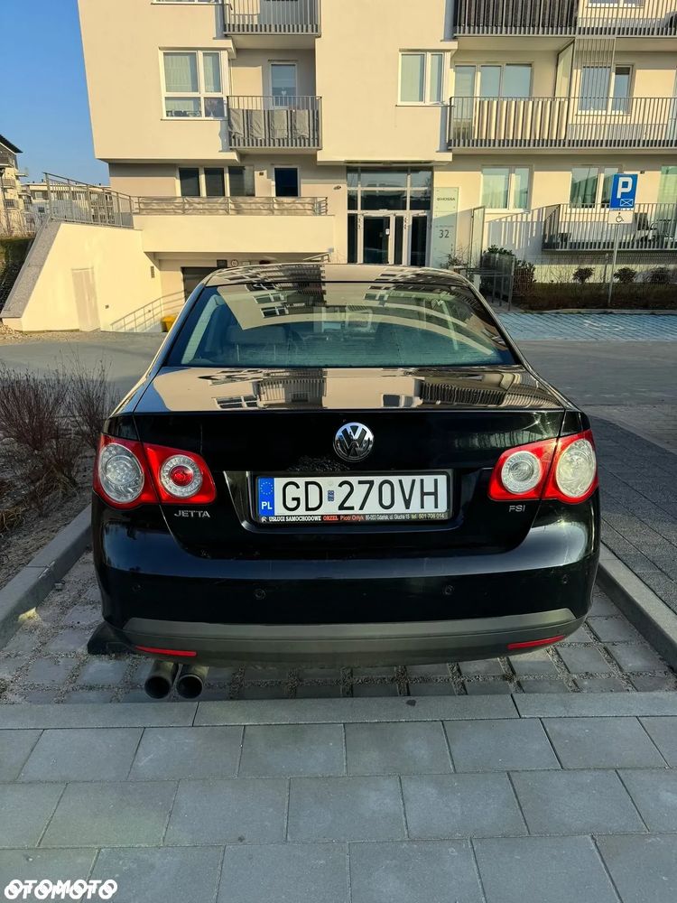 Volkswagen Jetta 1.6 FSI Comfortline - 2