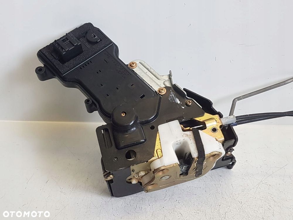 MAZDA 2 II 02- ZAMEK PRAWY PRZÓD PRZEDNI EU 6PIN - 8