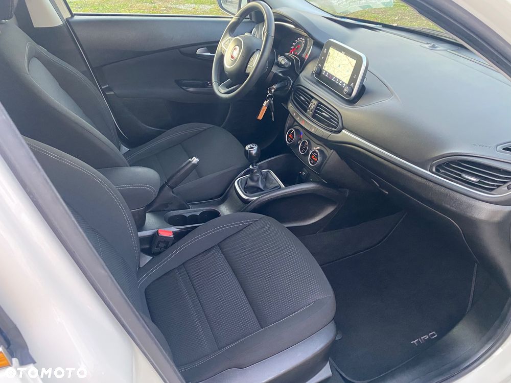 Fiat Tipo 1.4 T-Jet Lounge - 26