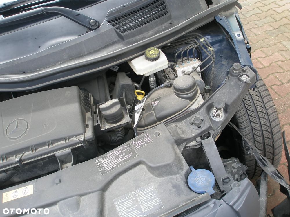 Mercedes-Benz Vito Renault Trafic - 16