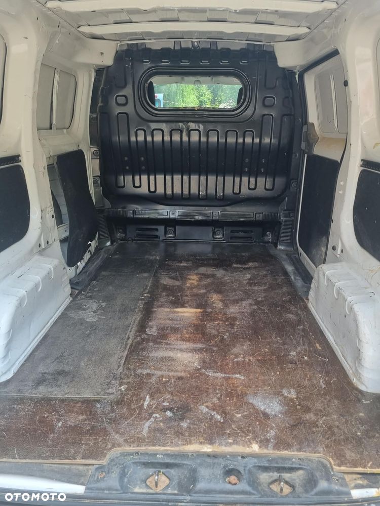 Nissan NV200 - 12
