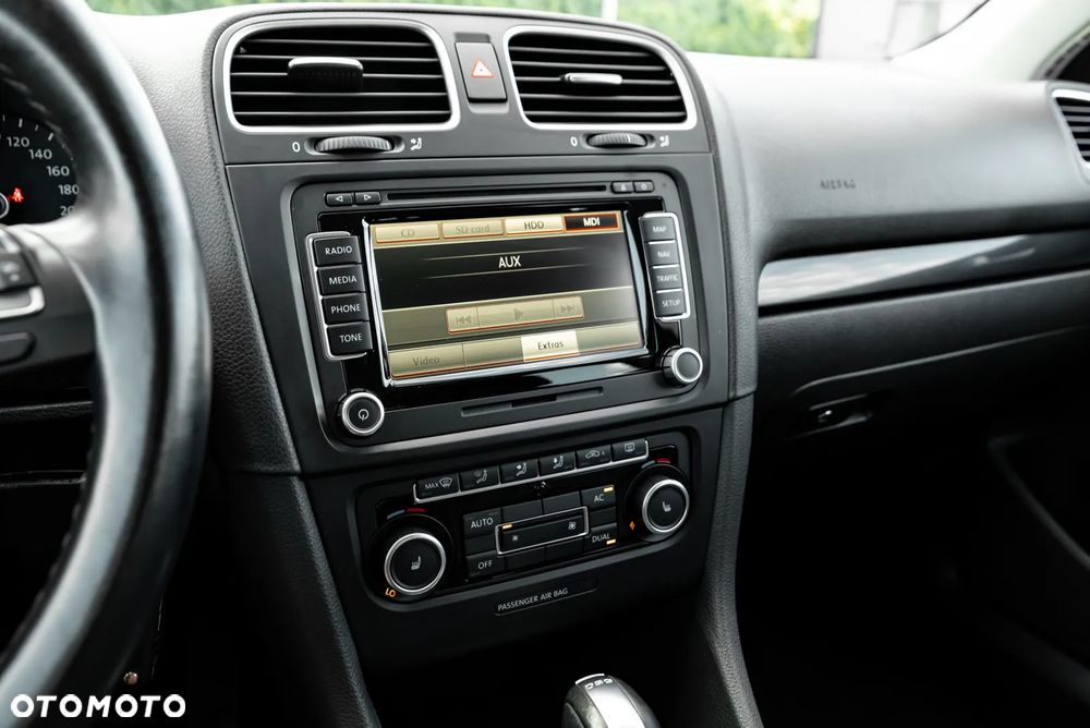 Volkswagen Golf 1.6 TDI DPF DSG Highline - 37