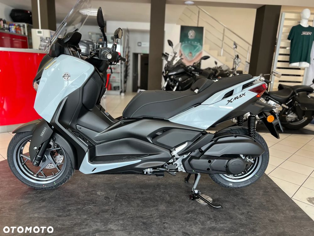 Yamaha X-max - 12
