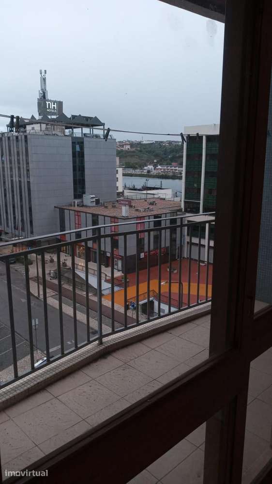 Quarto - localizado em Baixa Coimbra - Grande imagem: 3/11