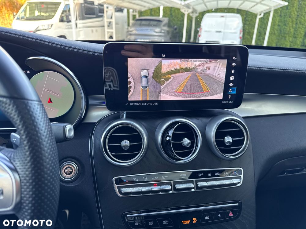 Mercedes-Benz GLC 300 e 4-Matic AMG Line - 23