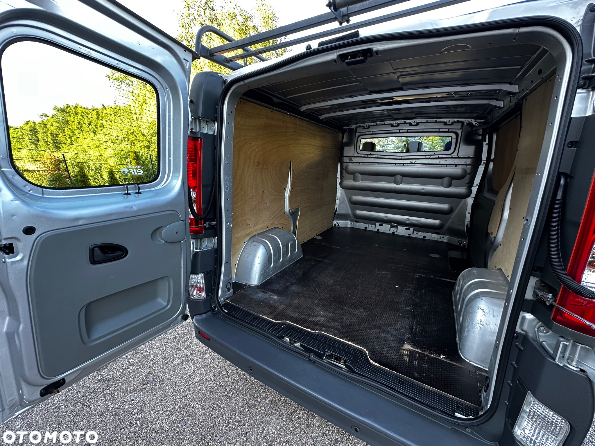 Renault Trafic - 25