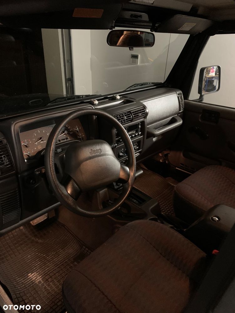 Jeep Wrangler - 10