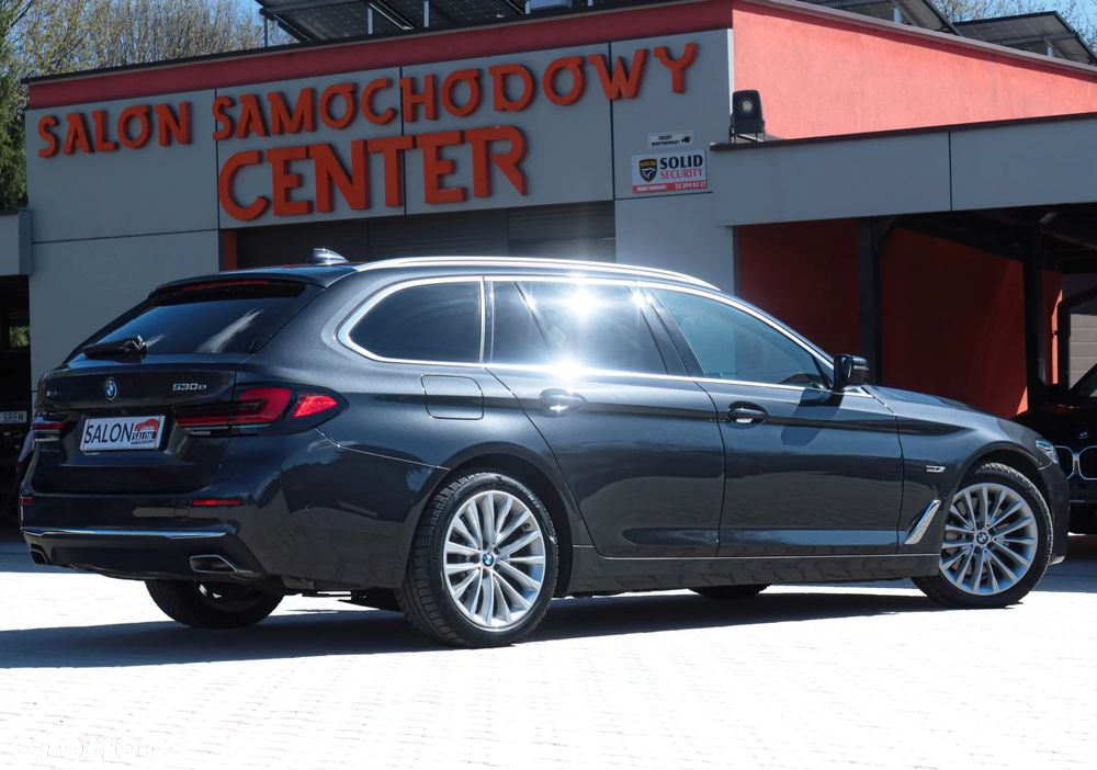 BMW Seria 5 530e xDrive Luxury Line - 31