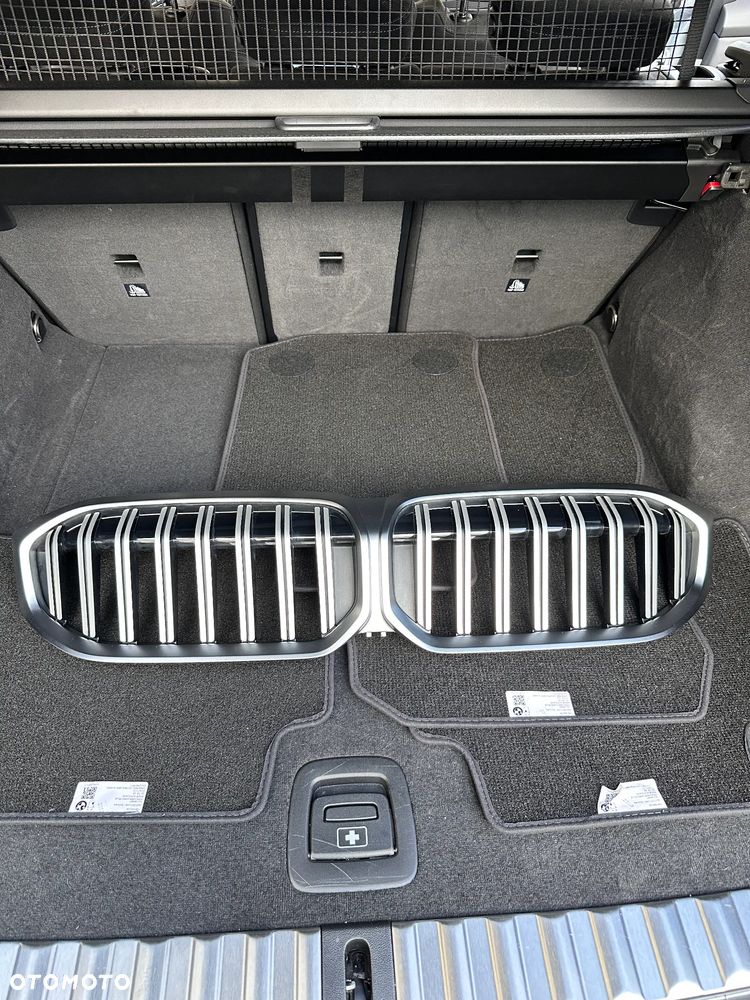 BMW G21 - Przedni Gril i Końcówki Wydechu - Oryginalne - 4