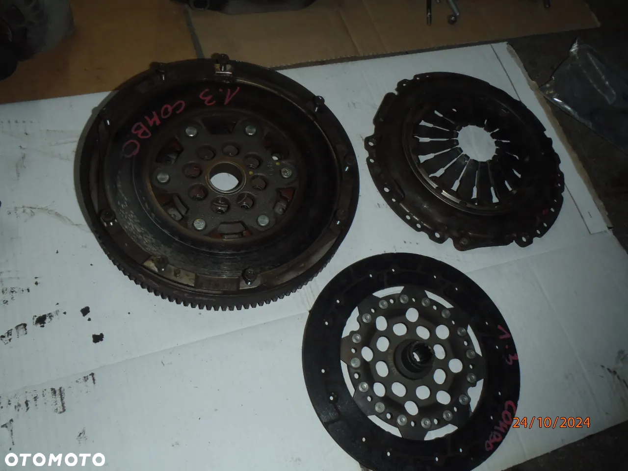 kolektor ssący alternator sprężarka sprzęgło docisk tarcza  dwumasa dwumas chłodniczka oleju opel corsa combo astra meriva 1.3 cdti - 9