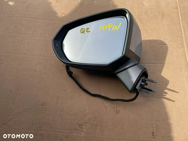 Audi Q2 81A lusterko lewe 10 PIN LZ7W