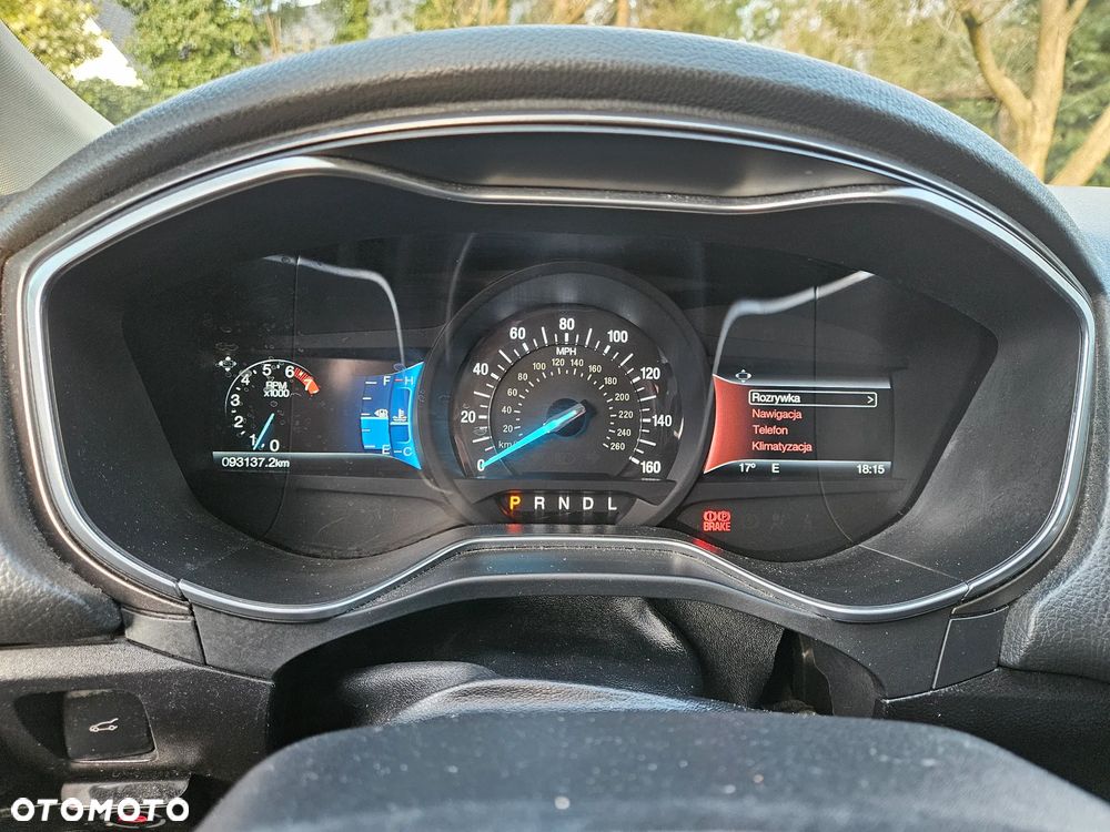 Ford Fusion - 12