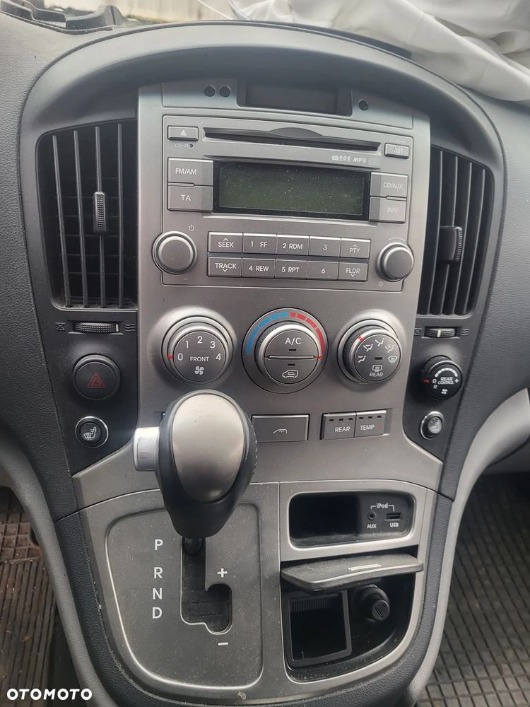 Hyundai H-1 Starex - 29