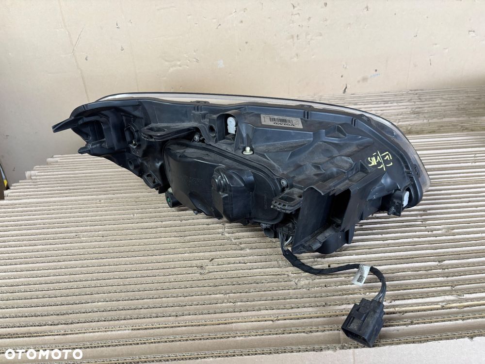 Volvo XC60 lift 13-16 lampa lewa zwykła - 2