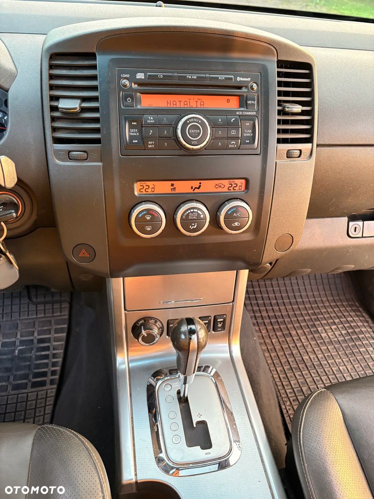 Nissan Navara 2.5 D Platinum - 11