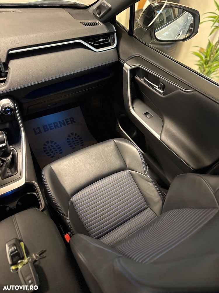 Toyota RAV4 - 12