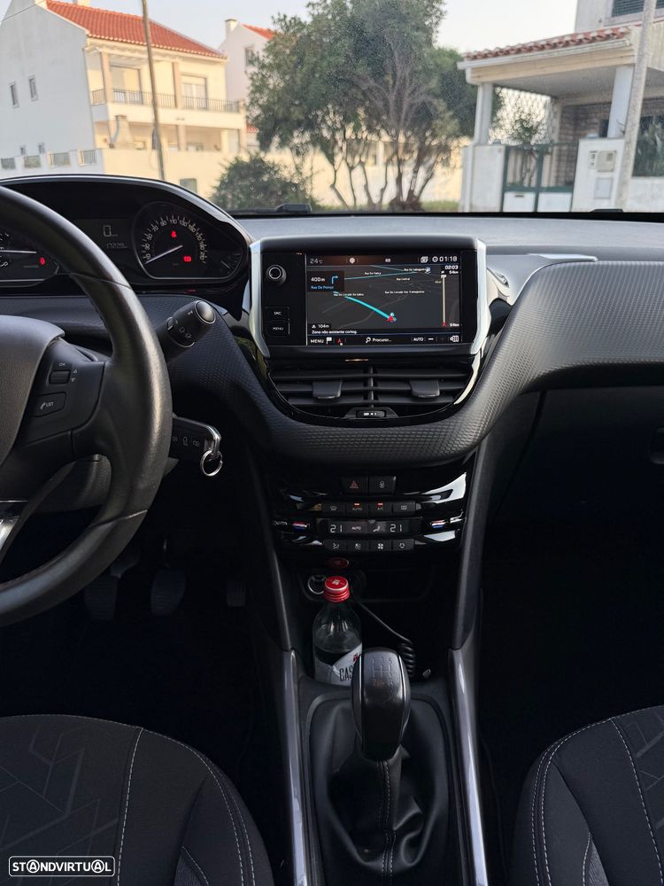 Peugeot 2008 PureTech 82 Urban Move - 14