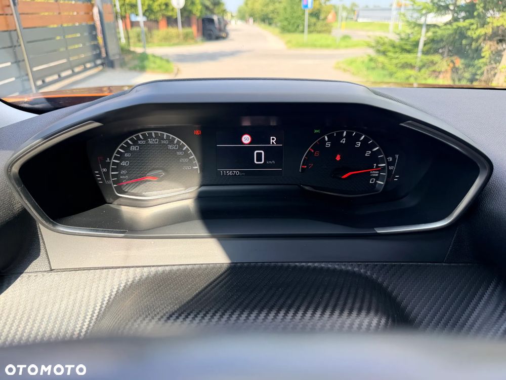 Peugeot 2008 PureTech 130 EAT8 Allure - 20