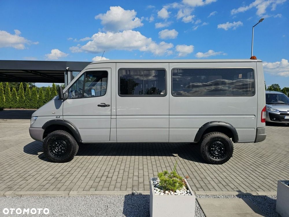 Mercedes-Benz Sprinter - 10