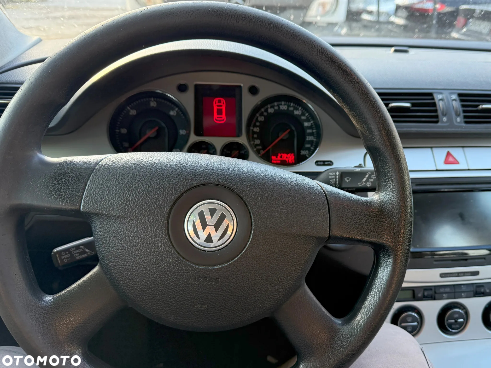 Volkswagen Passat 2.0 TDI Comfortline - 17
