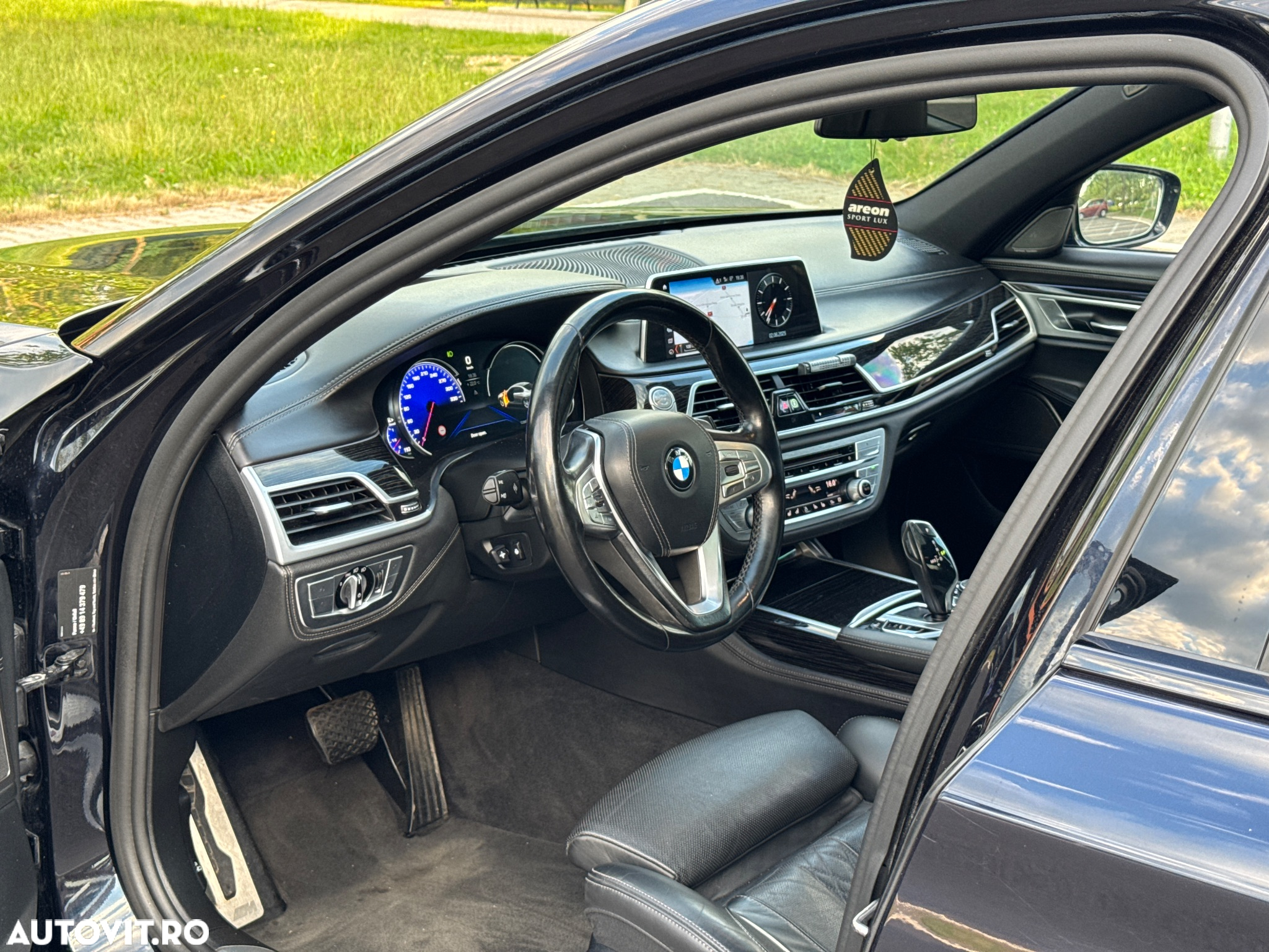 BMW Seria 7 740d xDrive - 28