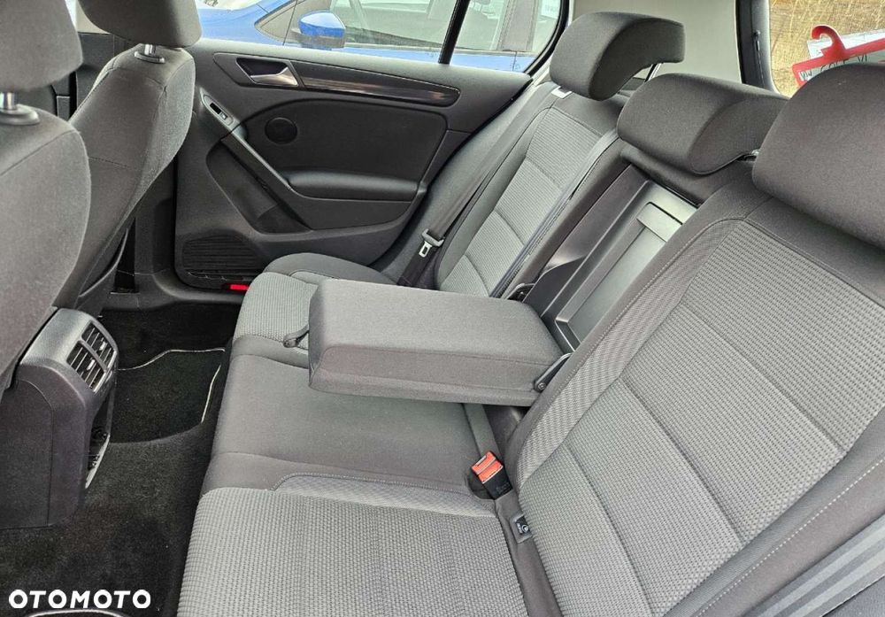 Volkswagen Golf - 23