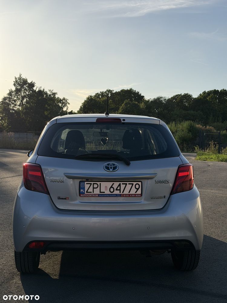 Toyota Yaris Hybrid 100 Premium EU6 - 3