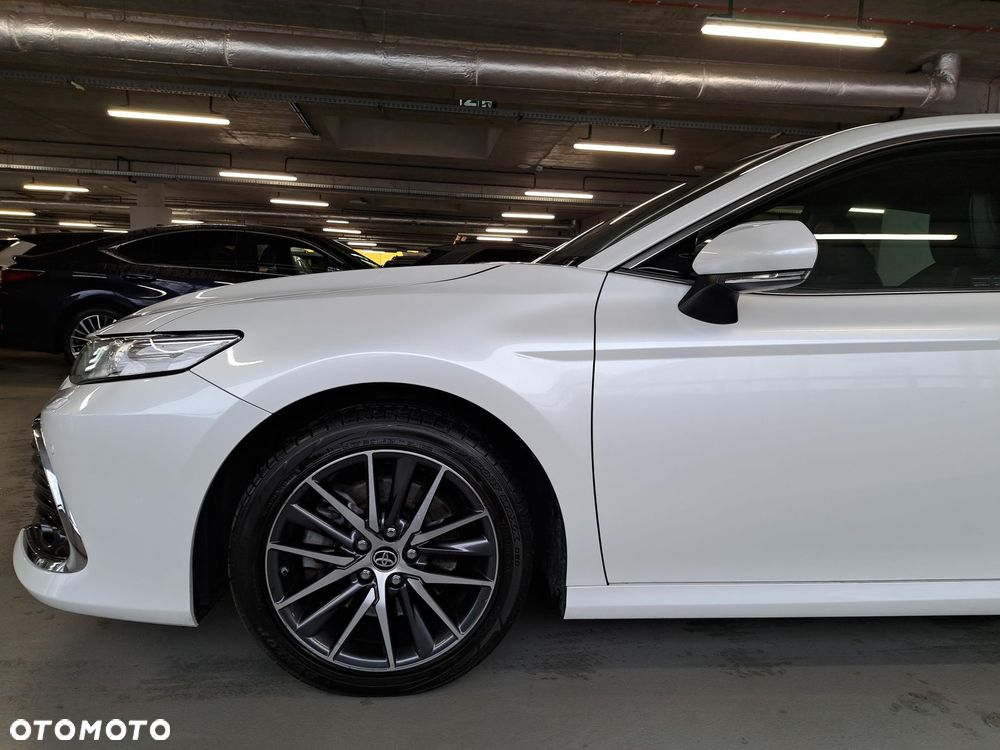 Toyota Camry 2.5 Hybrid Executive CVT - 35