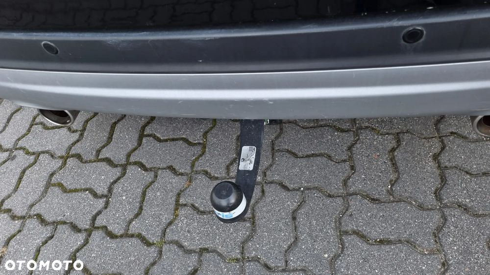 Ford Kuga 2.0 TDCi 2x4 Titanium - 8