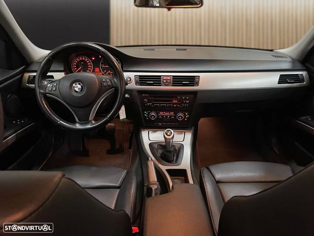 BMW 320 d Exclusive - 8